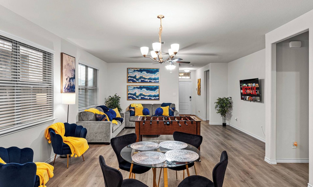Lincoln Park House | Single-Level Crew Stay | 3BR Near Aubrey Projects