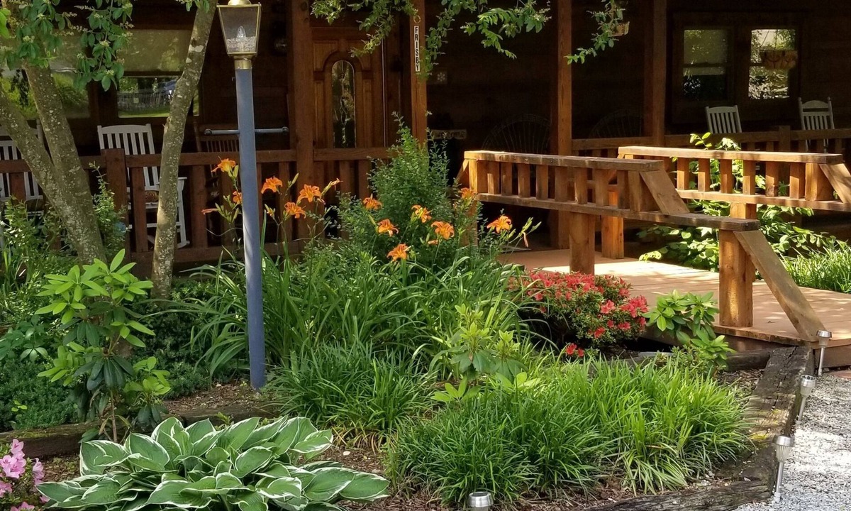 Fletcher Cabin | Single Pine Inn