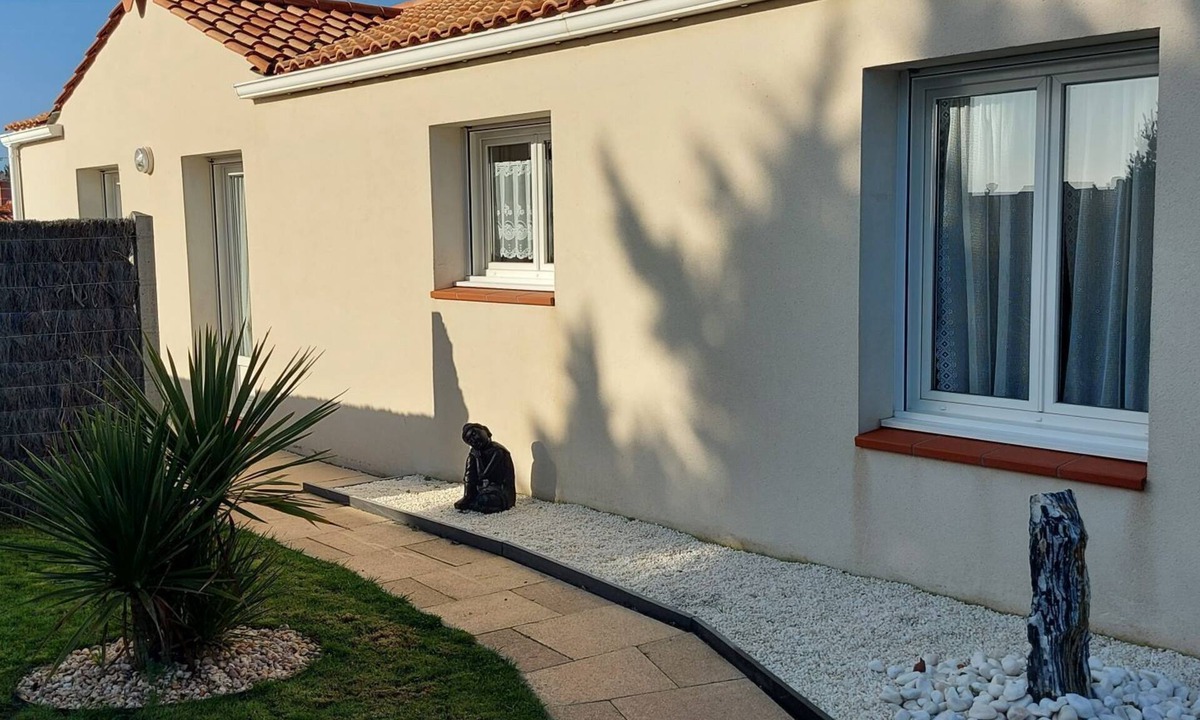 Bretignolles-sur-Mer House | single storey house