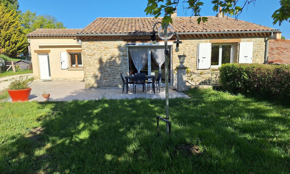 Le Poet-Celard House | Single-storey country house, very quiet, beautiful surroundings