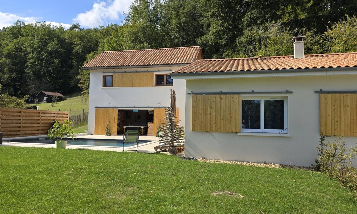 Chateau-l'Eveque Cottage | Single-story house with private pool and Wi-Fi in Château-l'Évêque