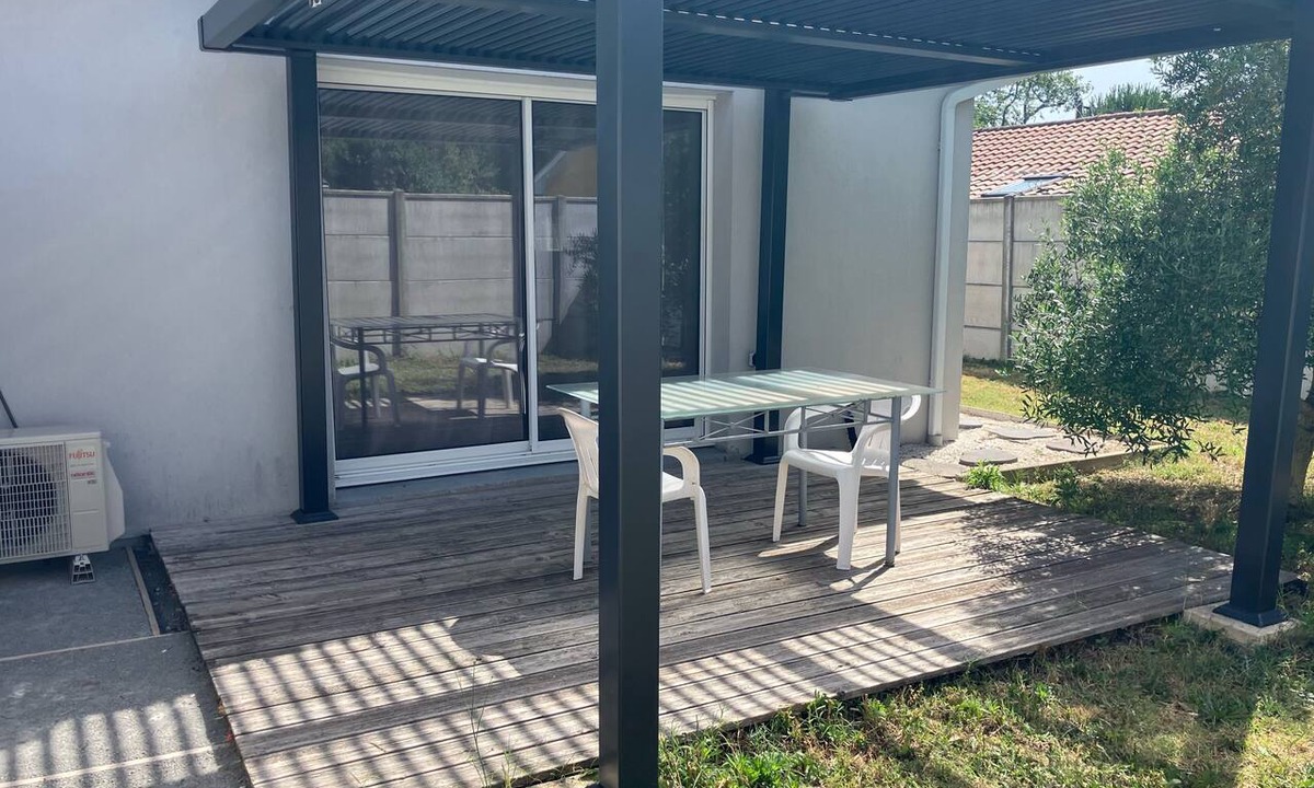 Mios House | Single-story house, 2 bedrooms, sleeps 4, with a 150 m² garden.