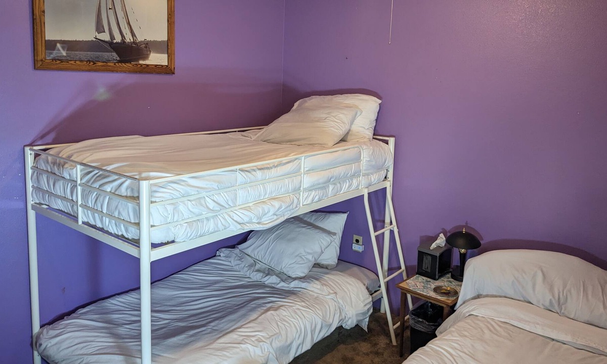 Nordland Cabin | Single twin bed in Shared room, water view/access, Mini Fridge, pets, Fire pit.