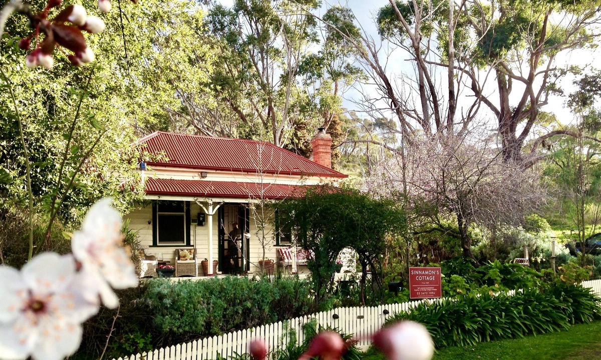 Maldon House | Sinnamon's Cottage Maldon Victoria