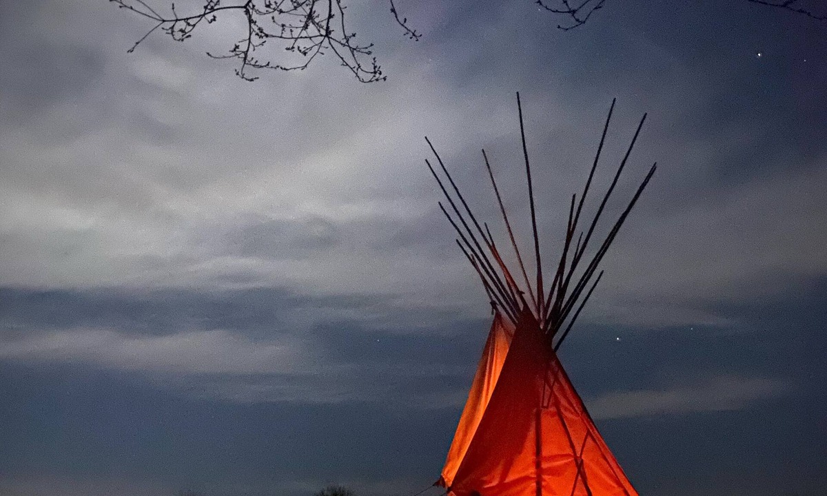 Bitry Cabin | Sioux tepee in the wilderness