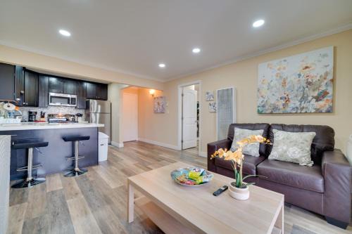 Pleasanton Apartment | Sip, Golf and Explore Pleasanton Retreat!