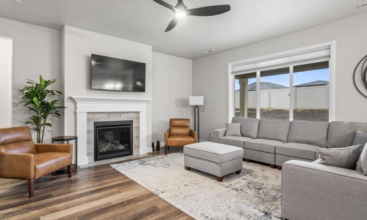 Tri-Cities House | Sip & Stay, Trendy Wine Getaway