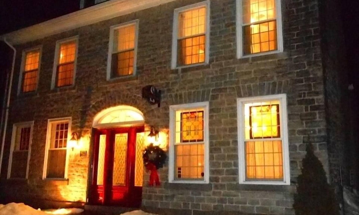 Brockville Bed & Breakfast | Sir Isaac Brock B&B Luxury Suites