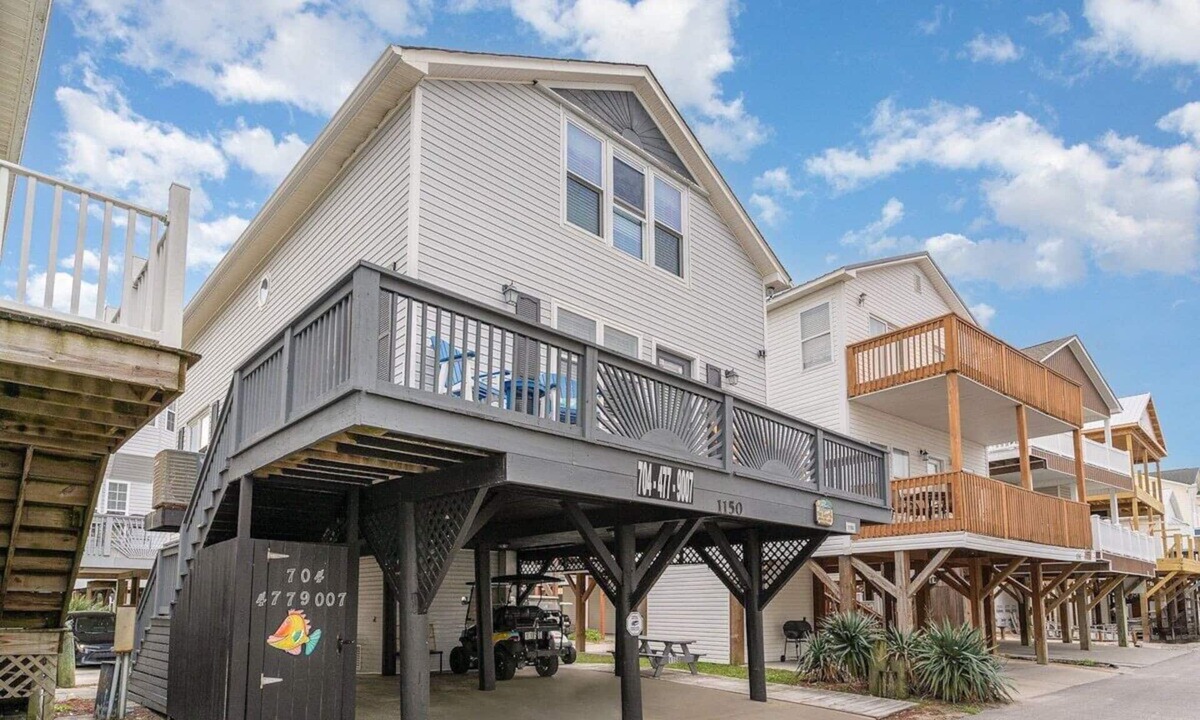 Surfside Beach House | SITE 1150 NOW BOOKING FOR 2026! 2 COMPLIMENTARY GOLF CARTS AND LINENS(SEE DATES)