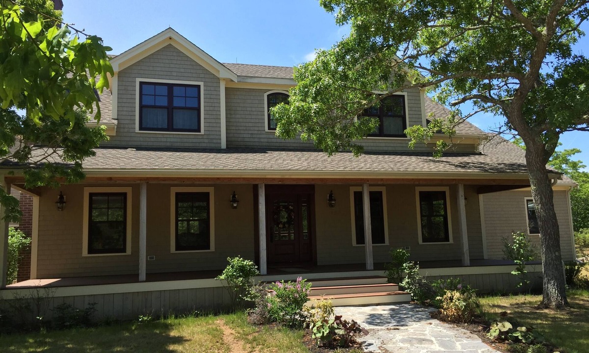 West Tisbury House | SIX BEDROOM COMPOUND W/CENTRAL AIR IN IDYLLIC SETTING