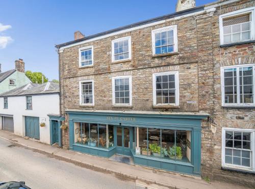 Bampton Bed & Breakfast | Six on Castle