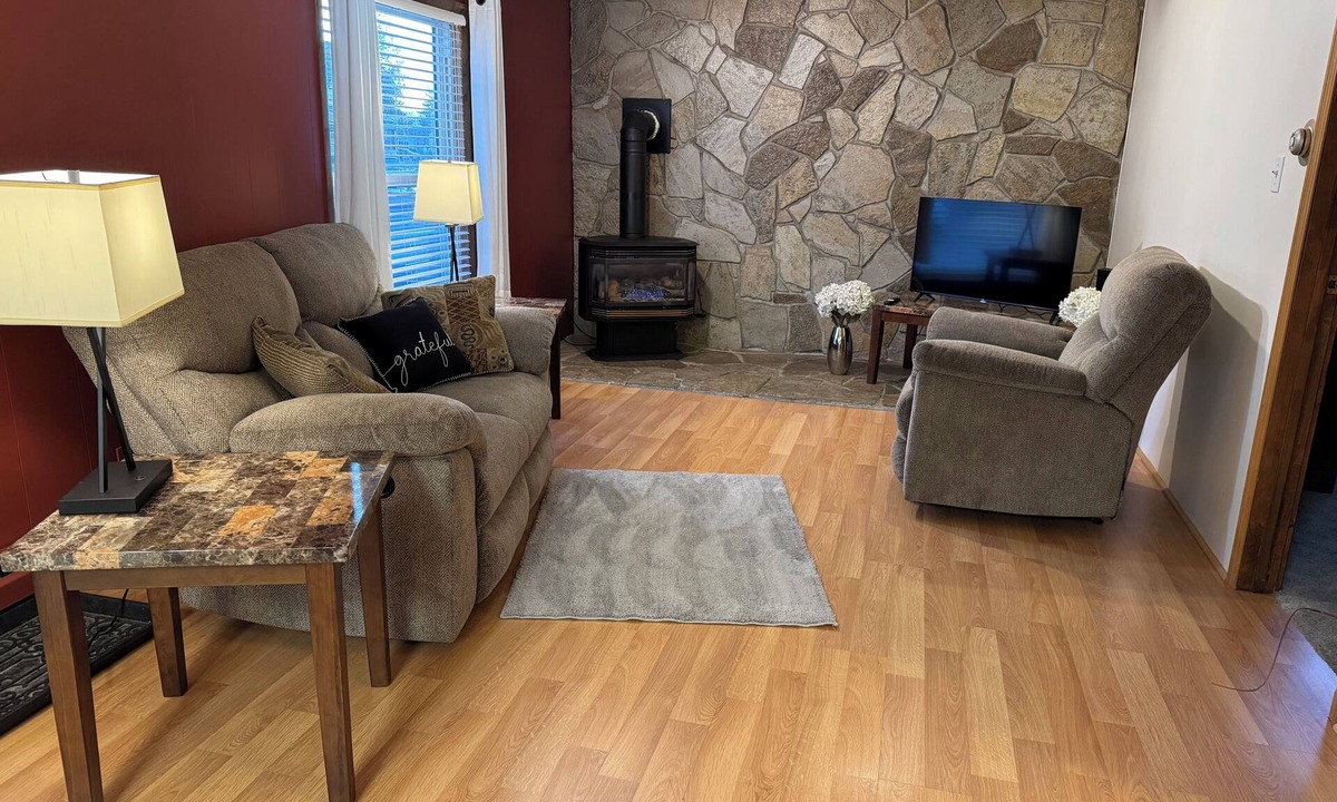 Santa Rita House | Sixty minutes to Glacier Park! Family friendly house.