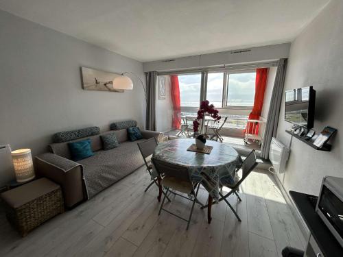 Saint-Jean-de-Monts Apartment | SJ060-035 - Appart Studio cabine 4 couchages SAINT JEAN DE MONTS