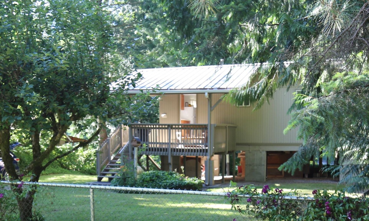 Concrete Cottage | Skagit River Waterfront Cottage