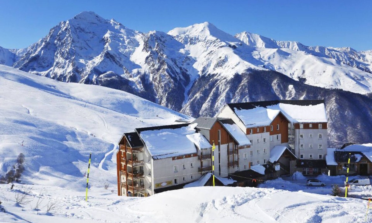 Germ Apartment | Ski aux pieds | Studio/4 confortable | Piscine