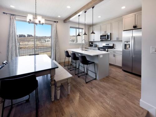 Timber Lakes House | Ski Haven Hideaway near PC
