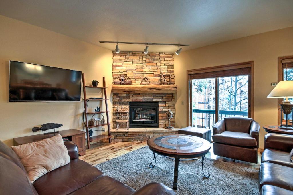 Four O'Clock Apartment | Ski-In Antlers Lodge Condo Less Than 1 Mi to Main St Breck