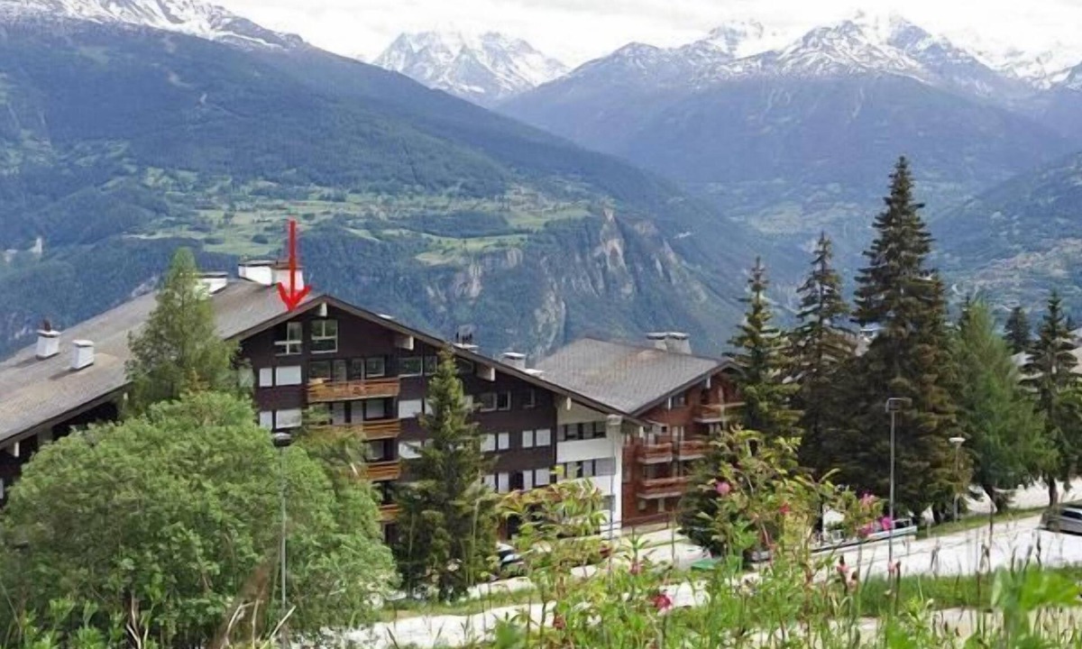 Anzere Apartment | Ski-in Apartment in Anzere with parking