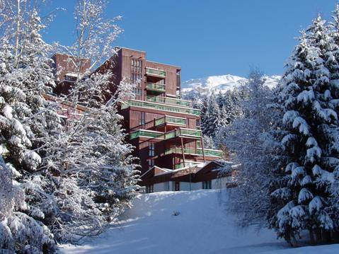 Arc-1800 Apartment | Ski-in/ski-out & foot of the slopes, 14th floor, view mountain, balcony, fireplace or stove, tv