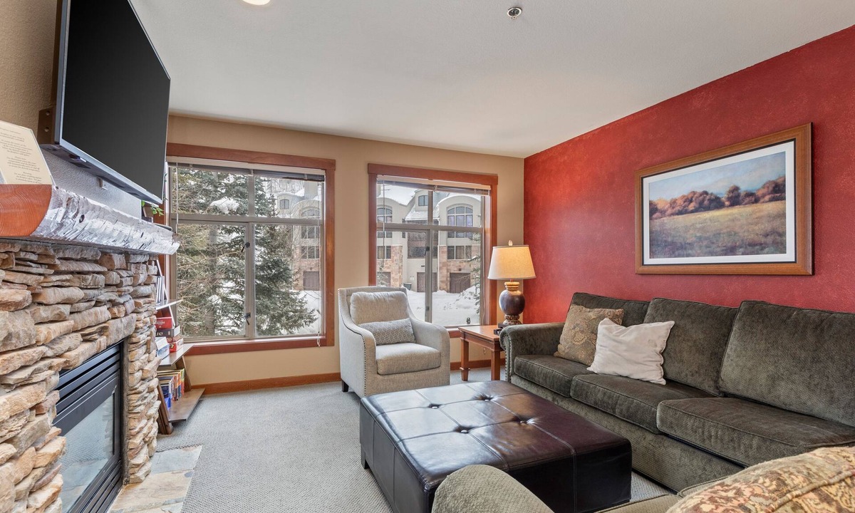 Salt Lake Mountain Resorts Condo | Ski-in/out condo w/access to Club Solitude - pools, hot tubs, & more