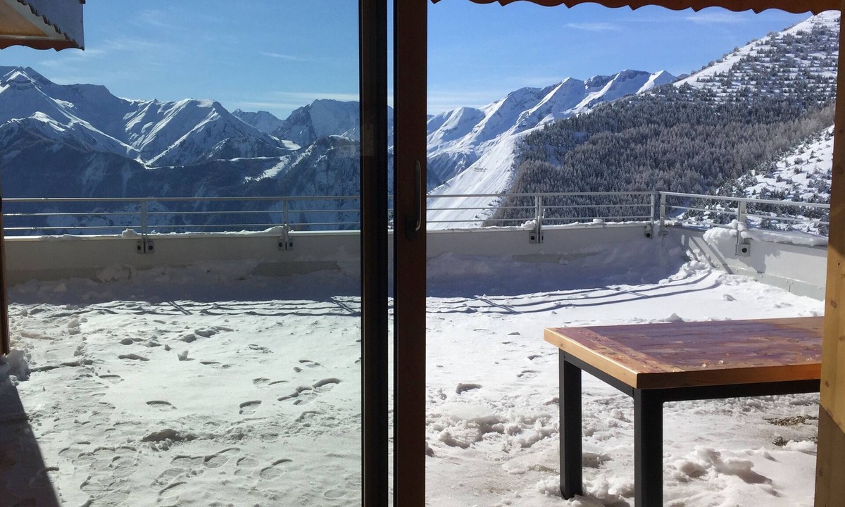 Viel-Alpe Apartment | Ski in out, old Alpe, panoramic, quiet, 3bed, 2bath, garage