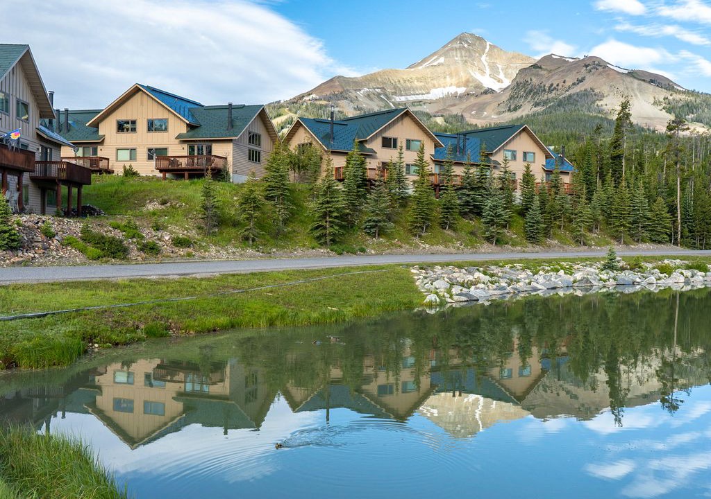 Big Horn House | Ski-in/out stunning Big Horn condo - walking distance to ski resort & shopping!