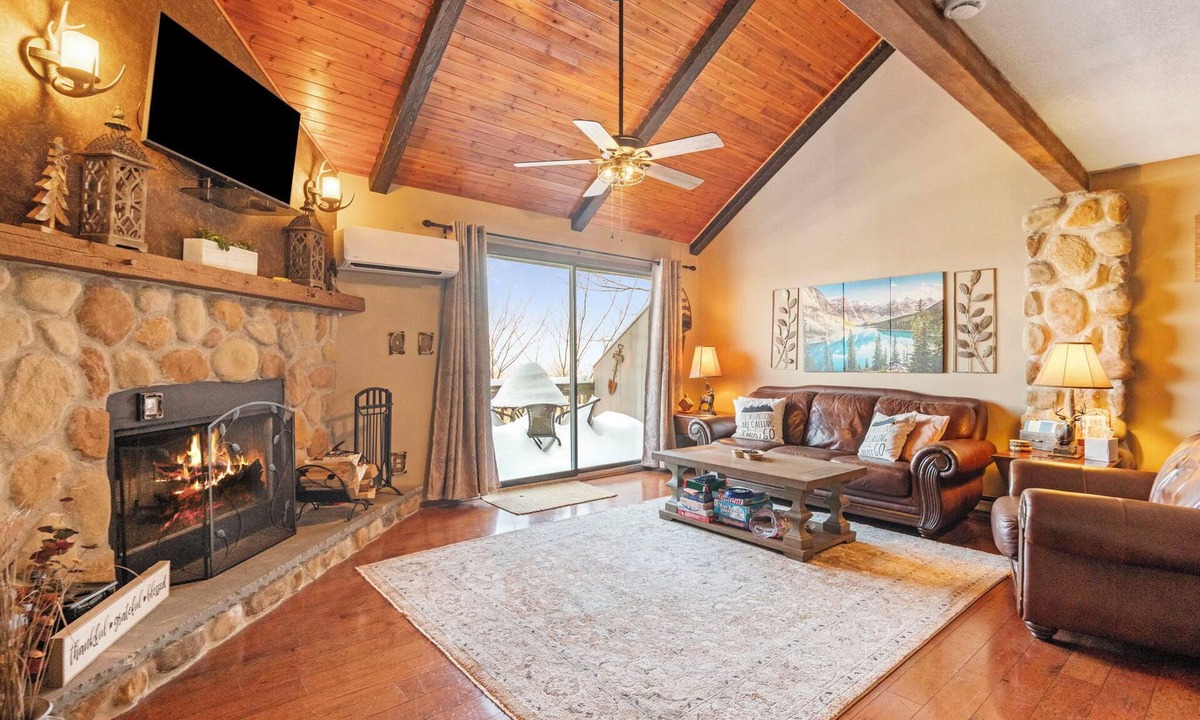 Village at Camelback House | Ski-In/Ski Out Camelback-Indoor Pool-Fireplace-Gym