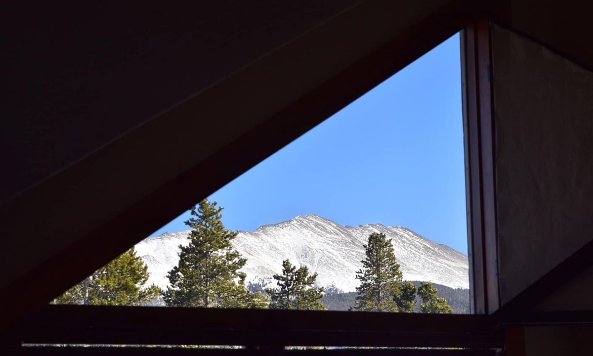 Four O'Clock House | Ski-in/Ski-out. Great rates - Saddlewood Townhouse