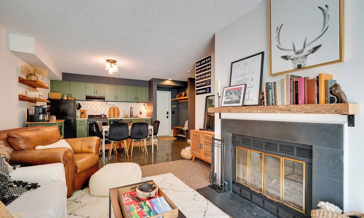 Londonderry Condo | Ski-In/Ski-Out Magic Mountain Condo w/Deck!