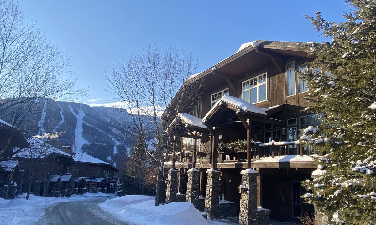 Stowe Area House | Ski In & Ski Out - Slopeside in Stowe