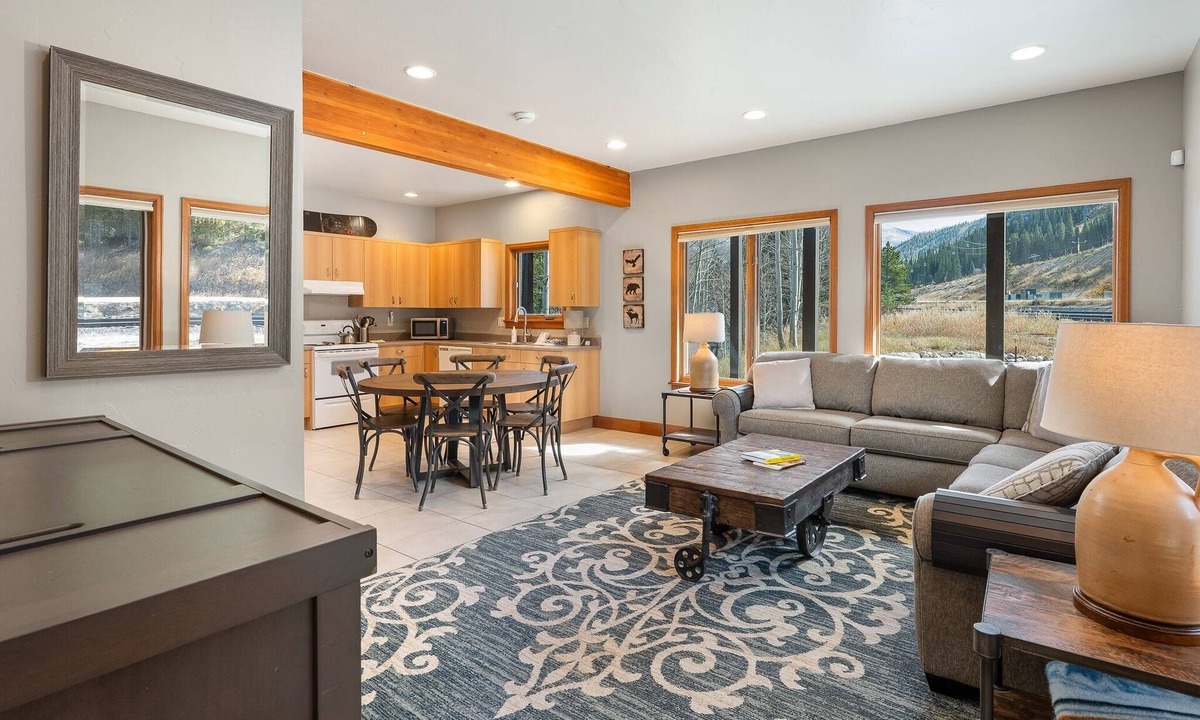 Old Town Condo | Ski Inn Condo 1 Bedroom Condo