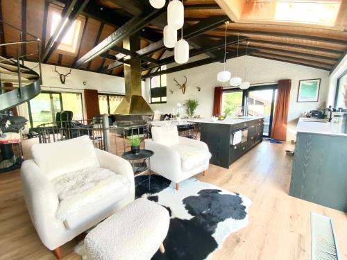 Unterwasser Ski Chalet | Ski-InOut 4BR Alpen Chalet, Views & Fire