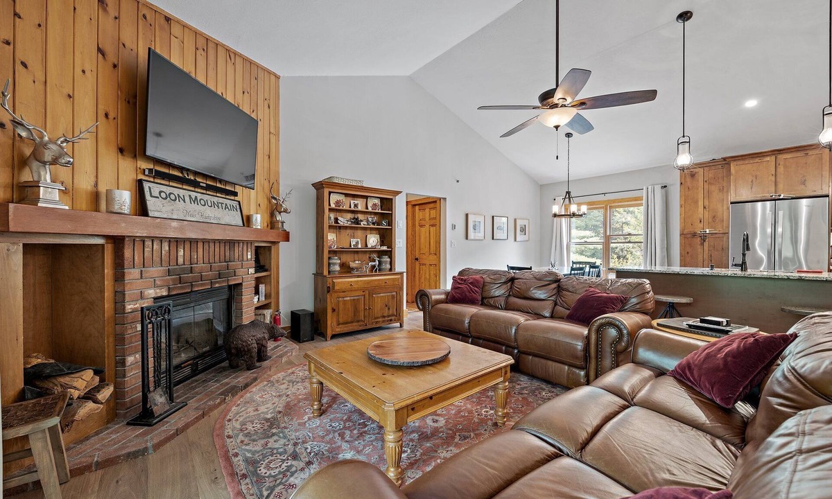 North Woodstock Condo | Ski Loon! FEBRUARY 21-28 available, as well as March dates!