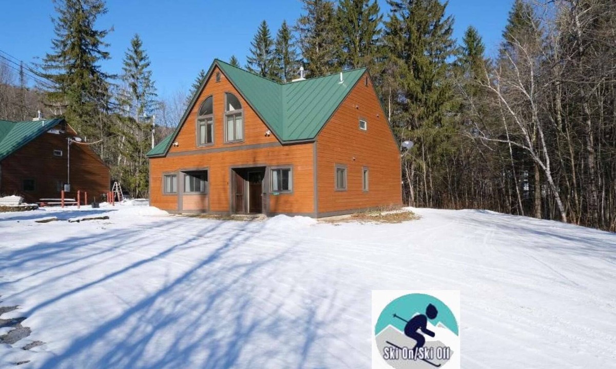 Killington House | ☆ SKI ON & OFF! ☆ Spruce Glen D on Great Eastern Trail w/AC, Sauna, Fireplace