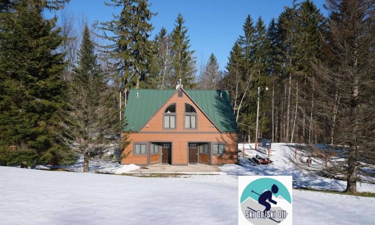 Killington House | ☆ SKI ON & OFF! ☆ Spruce Glen Cabin 1 on Great Eastern w/AC, Fireplace, Sauna