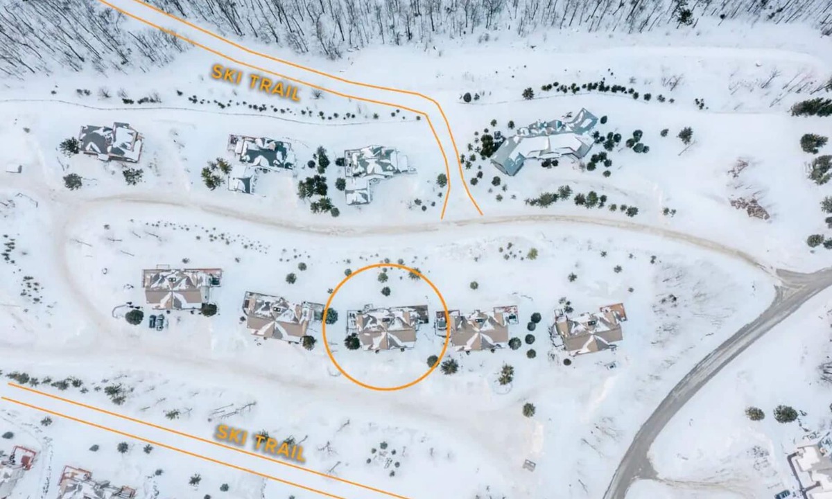 Central Vermont- Killington House | Ski-on/Ski-off w Incredible View, Hot Tub & Sauna!