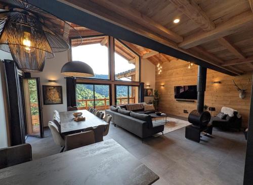 Vaujany Ski Chalet | Ski Peak - Chalet Sika - Sophisticated, Relaxed Chic - 7 bedroom, 5 bathroom