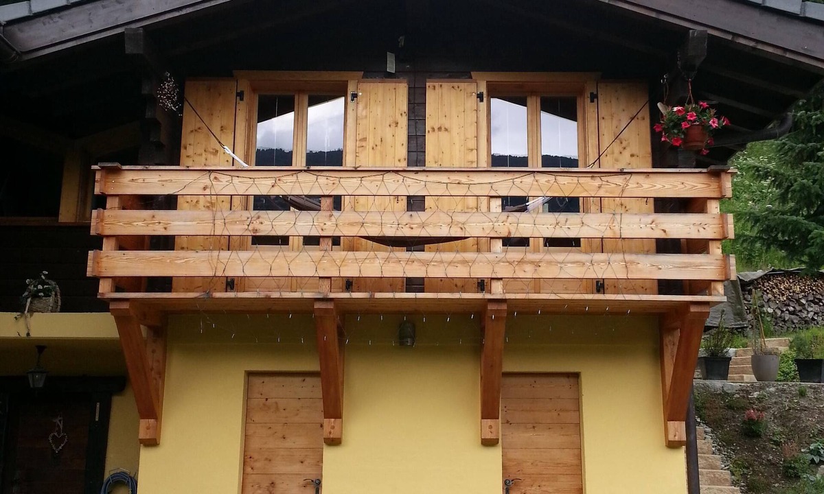 Lauenen Bei Gstaad Ski Chalet | Ski-Rando-Sauna in Anniviers: Chalet Les Frasques, nature, sauna, chalet 36m2
