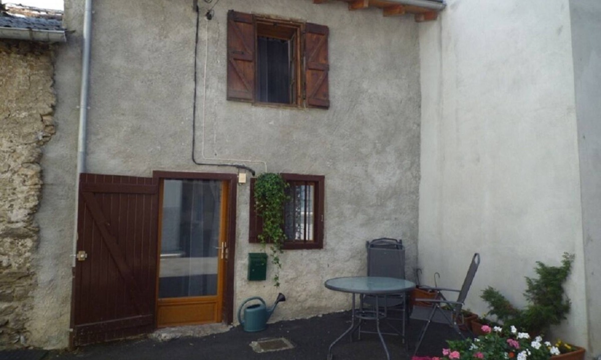 Auzat House | SKI/RAQUETTES-Small village house