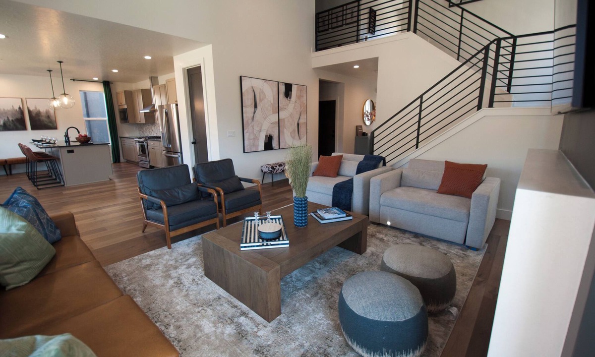 Mountain Green House | Ski & Relax by Snowbasin Private Hot Tub Sleep 19