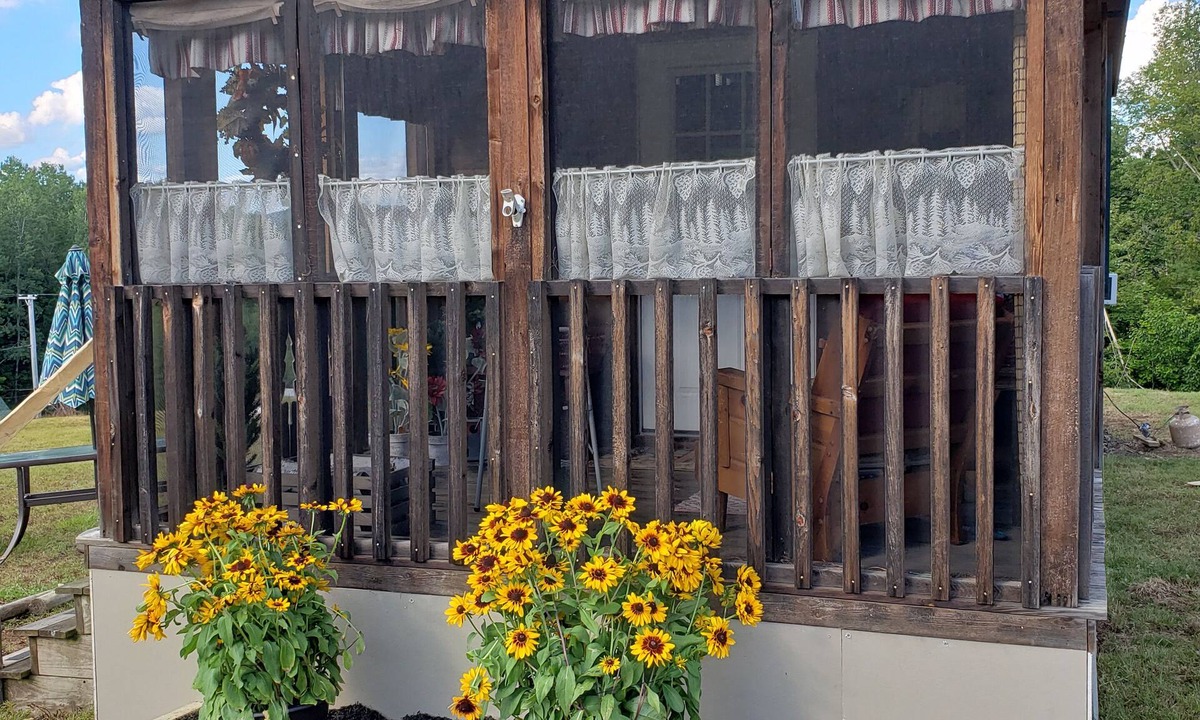 Warrensburg Cabin | SKI, SKI, SKI! TINY HOUSE COZY!