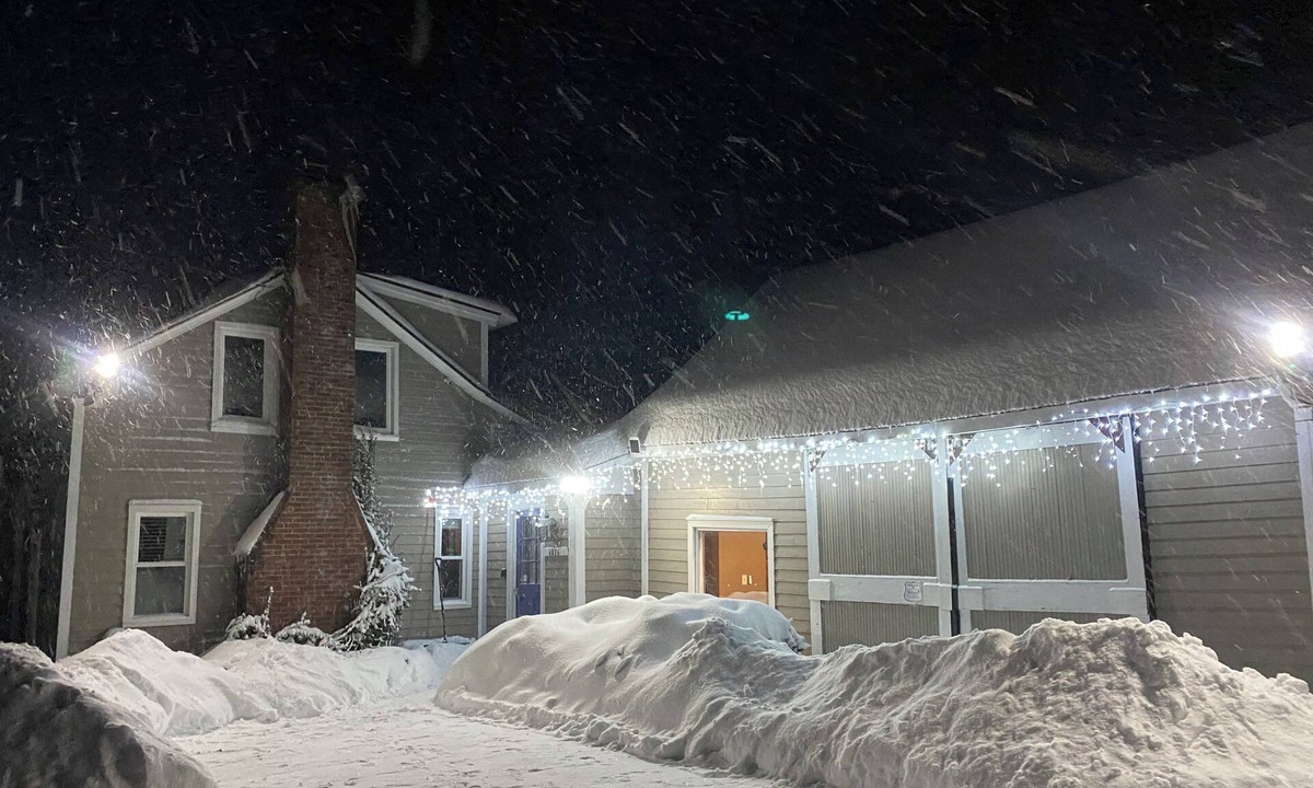 Dorset House | Skiing house n Serene 3-bedroom house with AC in charming Dorset