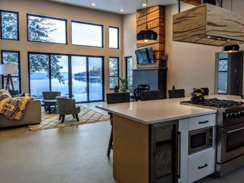 Woods Bay House | Skipping Stone Lake House