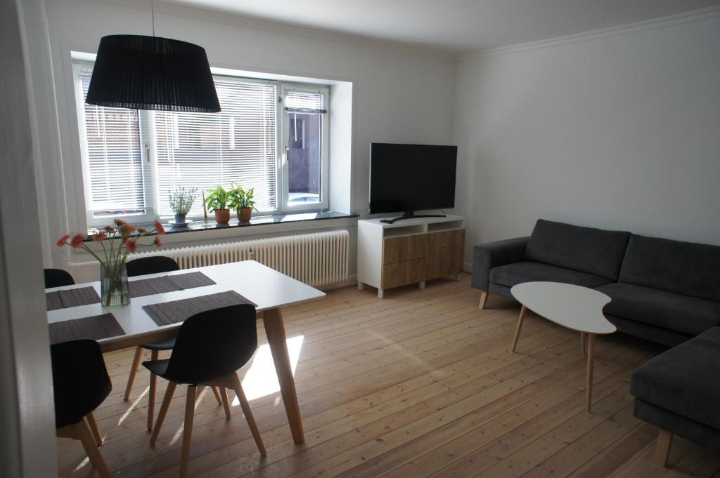 Esbjerg Apartment | Skjoldsgade 107. Ground Floor /left (id. 052)
