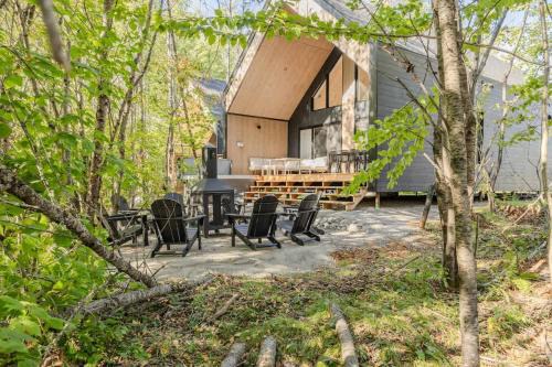 Pont-Rouge Ski Chalet | Skova - Nordic Harmony - Spa & Forest View