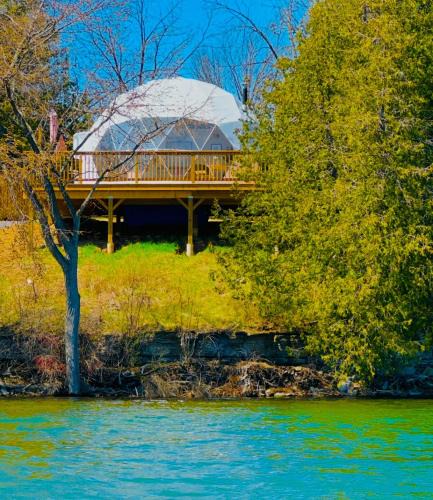 Colebrook Apartment | Sky Geo Dome on the Lake