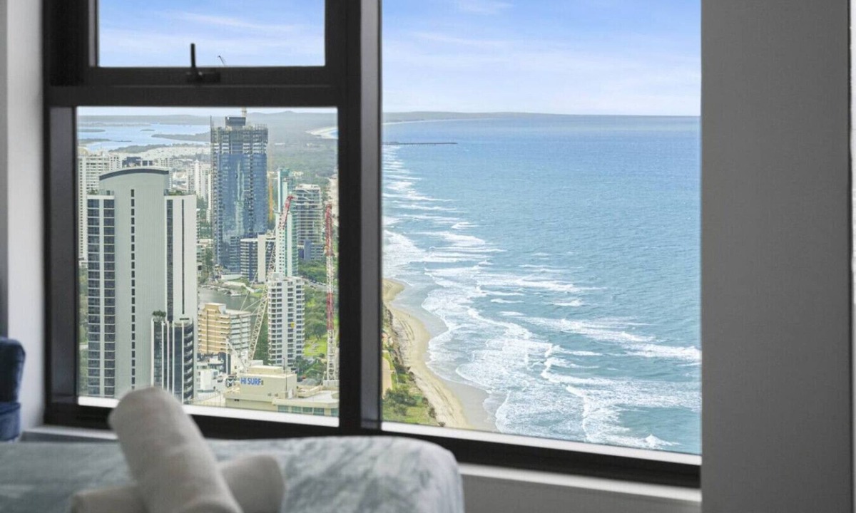 Surfers Paradise Apartment | Sky-High Lodge Ocean Views