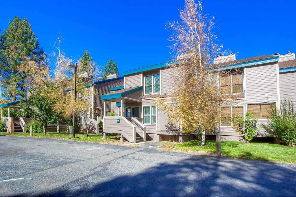 South Lake Tahoe House | Sky Lake Splendor by Lake Tahoe Accommodations