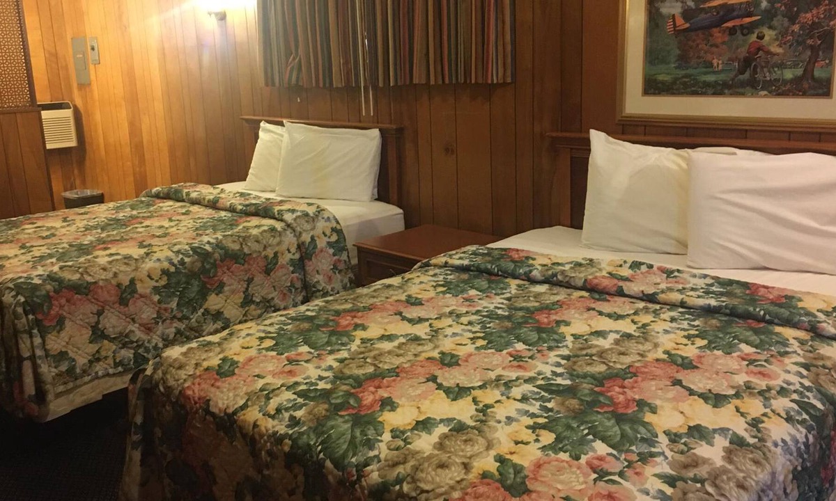 El Dorado House | Sky-Palace Inn and Suites El Dorado - 2 Double Bed Smoking