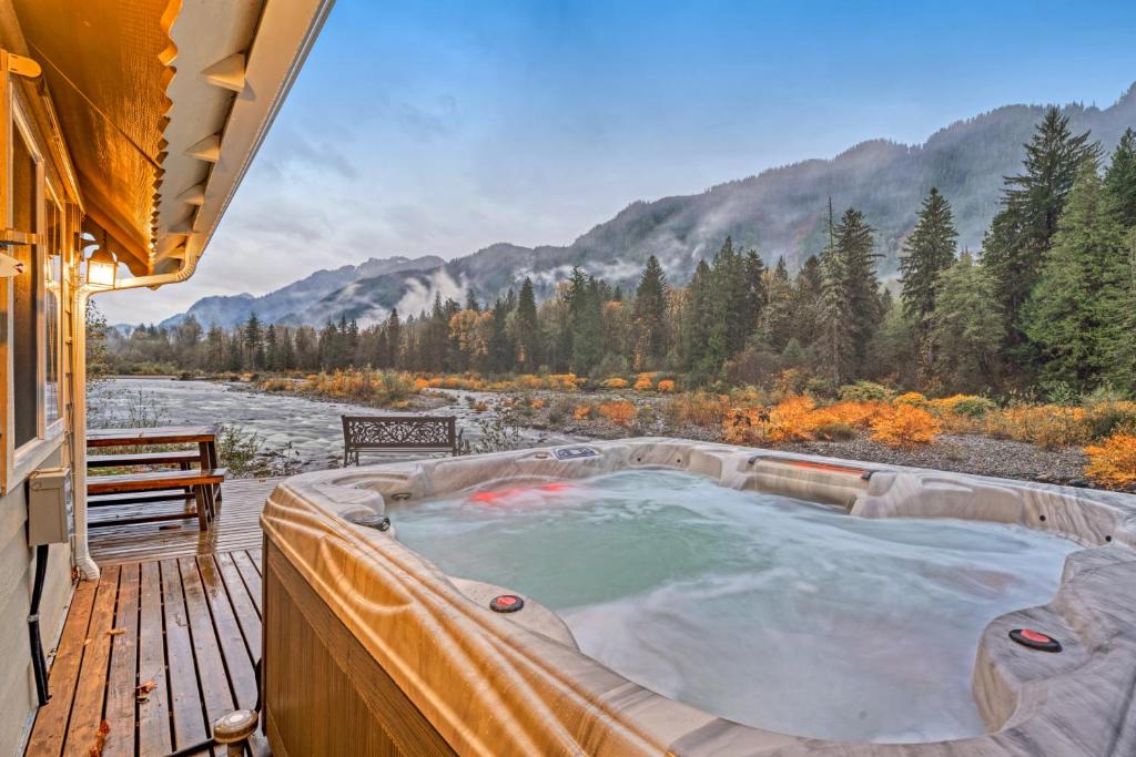 Gold Bar House | Sky River's Edge